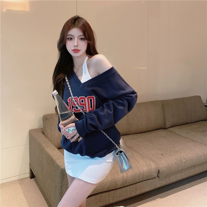 Thin sweatshirt women's V-neck two-piece suit  autumn and winter age-reducing design off-shoulder fake two-piece long-sleeved top