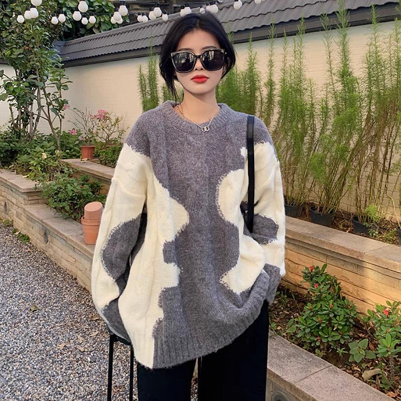 High-end and super good-looking twist sweater for women in autumn and winter, lazy style round neck long-sleeved graffiti sweater top trendy