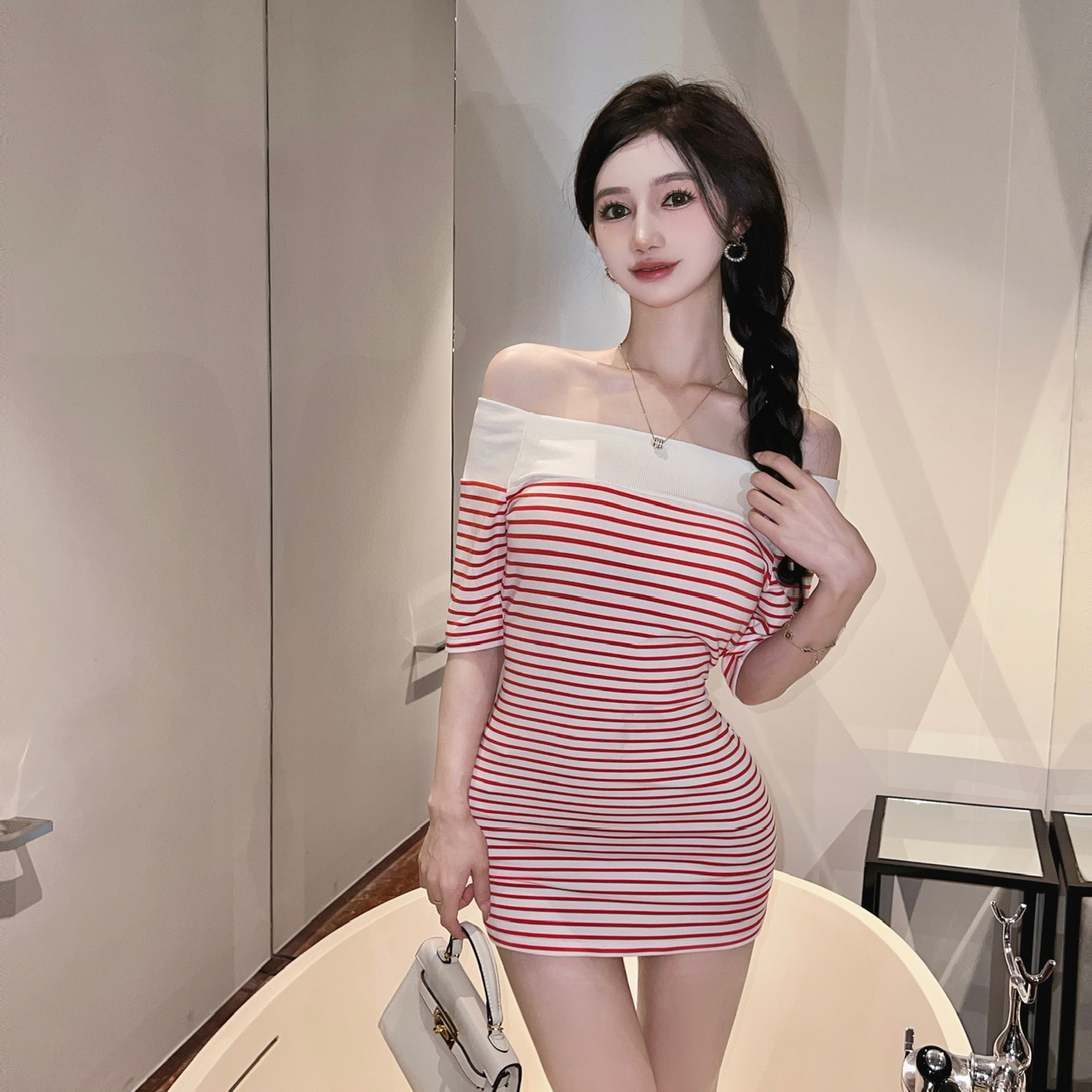 Actual shot of the new sexy striped one-shoulder off-the-shoulder high-elastic cotton tight hip-hugging short-sleeved dress