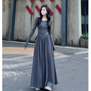 RM24440#黑色长袖法式打底连衣裙女芭蕾气质高级感清冷系冷淡系早秋款梨型