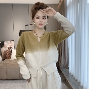 RM24403#新款时尚百搭圆领撞色显瘦长袖针织毛衣女