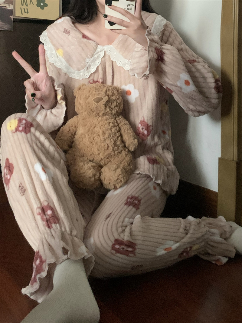 实拍可爱熊熊加绒加厚家居服娃娃领蕾丝拼接宽松珊瑚绒睡衣