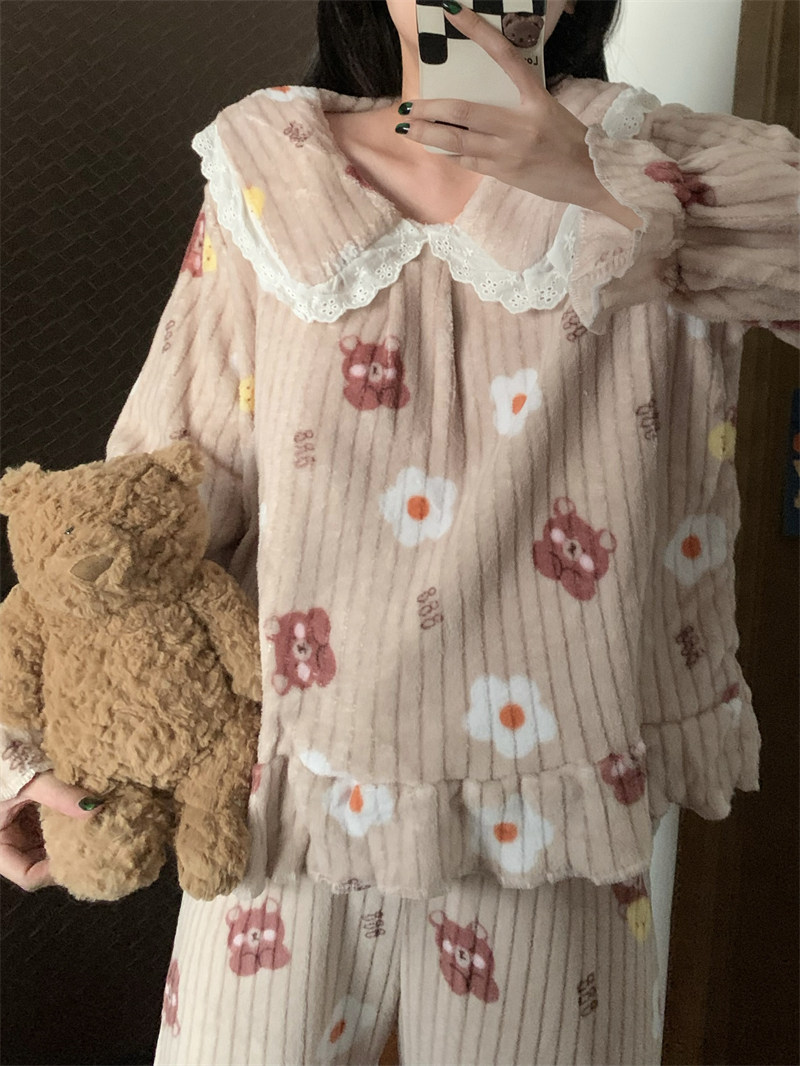 实拍可爱熊熊加绒加厚家居服娃娃领蕾丝拼接宽松珊瑚绒睡衣