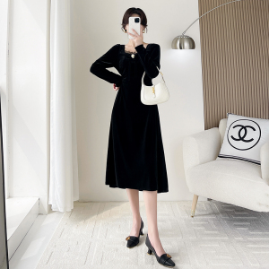 TR58288# 秋冬新款方口领蕾丝拼接镂空丝绒连衣裙气质名媛小黑裙 服装批发女装批发服饰货源