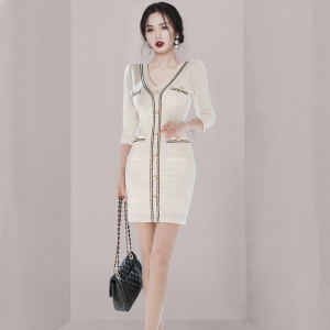 RM24456#新款韩版时尚优雅显瘦性感包臀七分袖V领简约休闲连衣裙