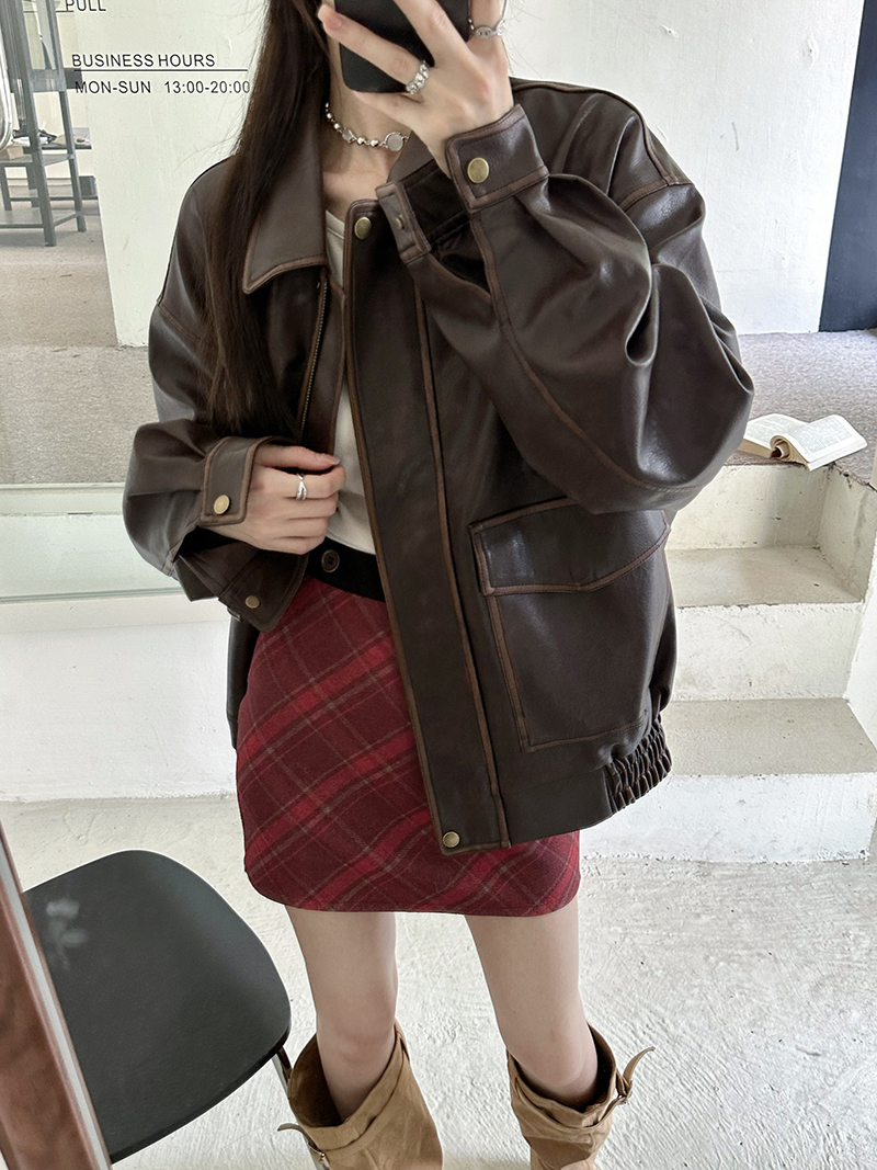 Real shot of retro brown lapel leather jacket, sweet and cool street style loose motorcycle jacket top