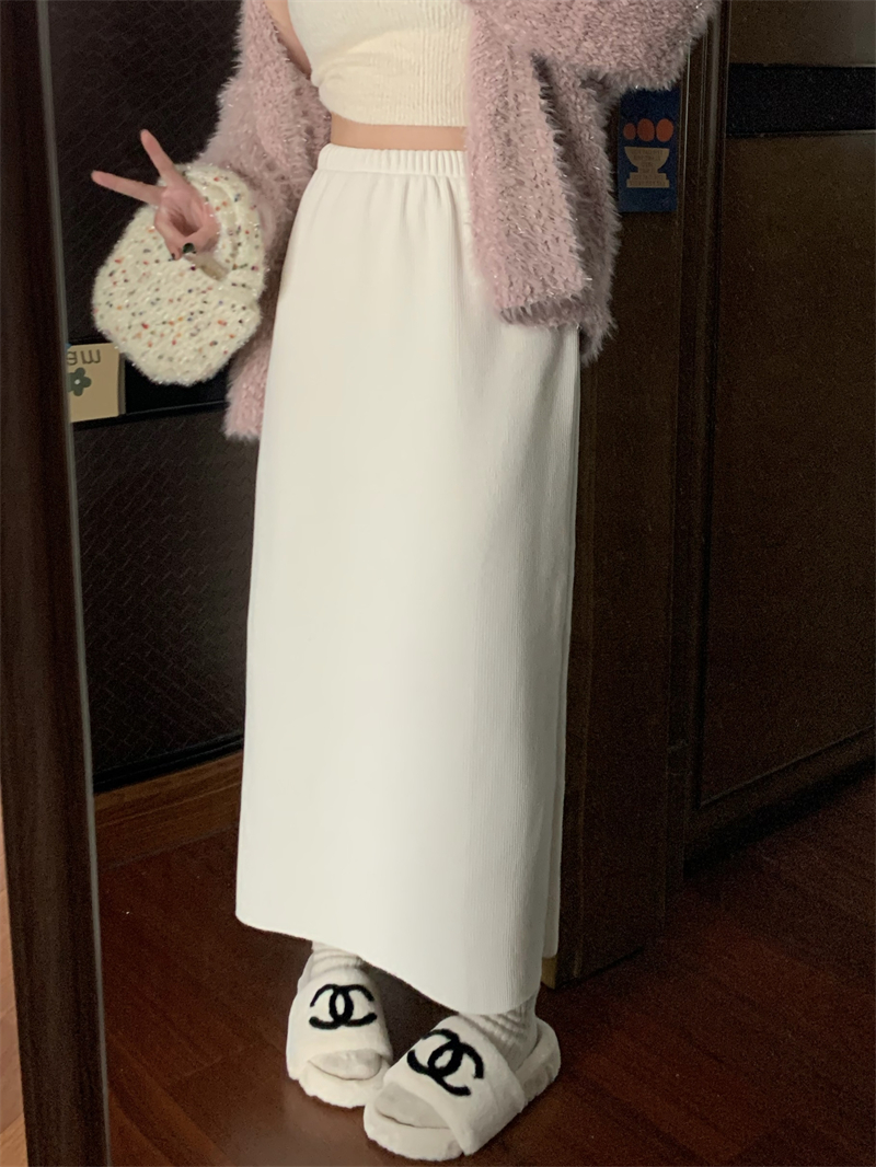 Real shot of autumn and winter thickened velvet, warm and slimming straight skirt with slit mid-length casual long skirt