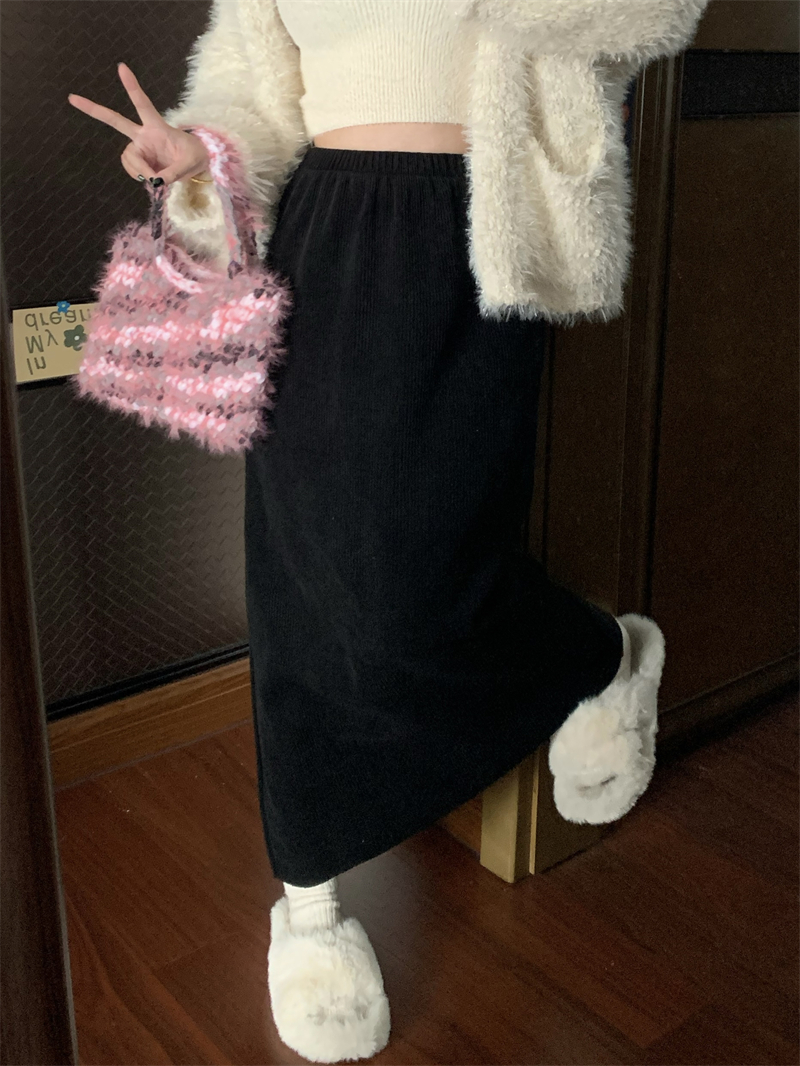 Real shot of autumn and winter thickened velvet, warm and slimming straight skirt with slit mid-length casual long skirt