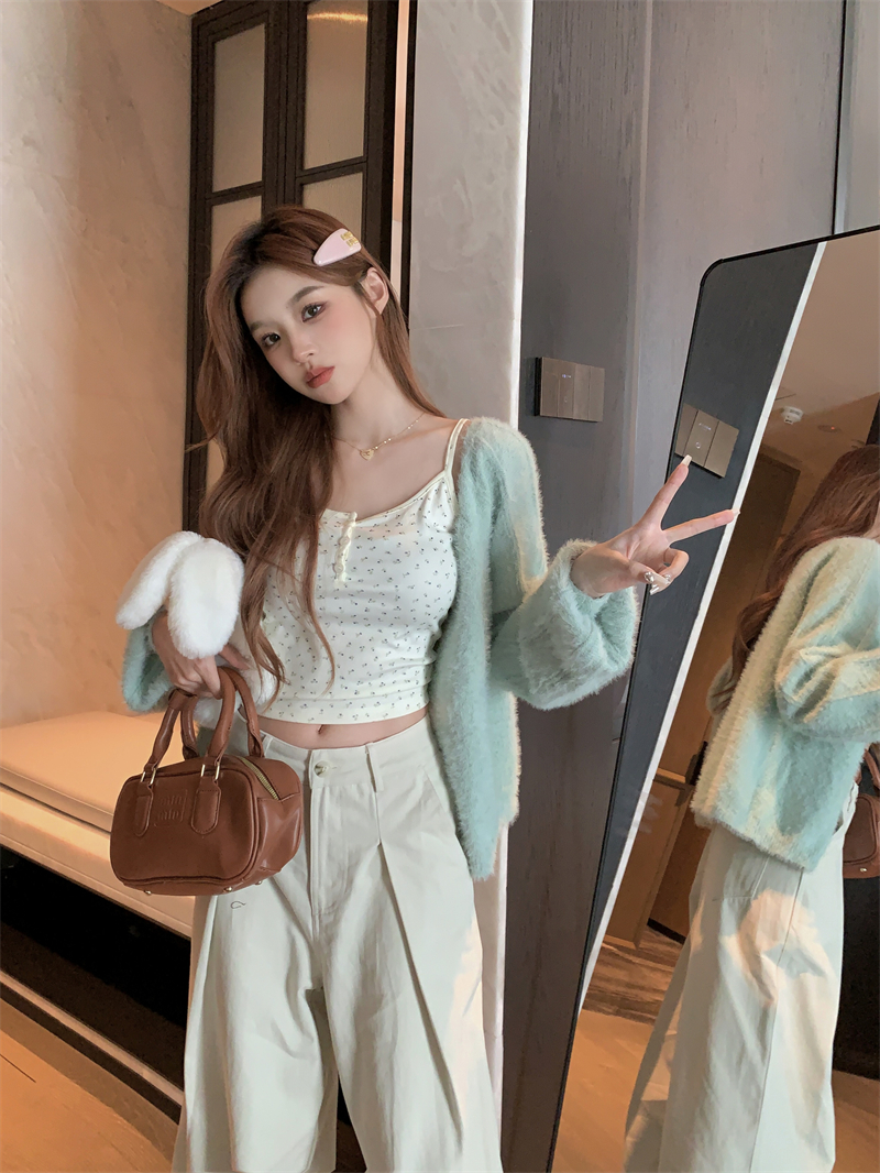 Actual shot of lazy style mink fur soft waxy sweater jacket floral camisole