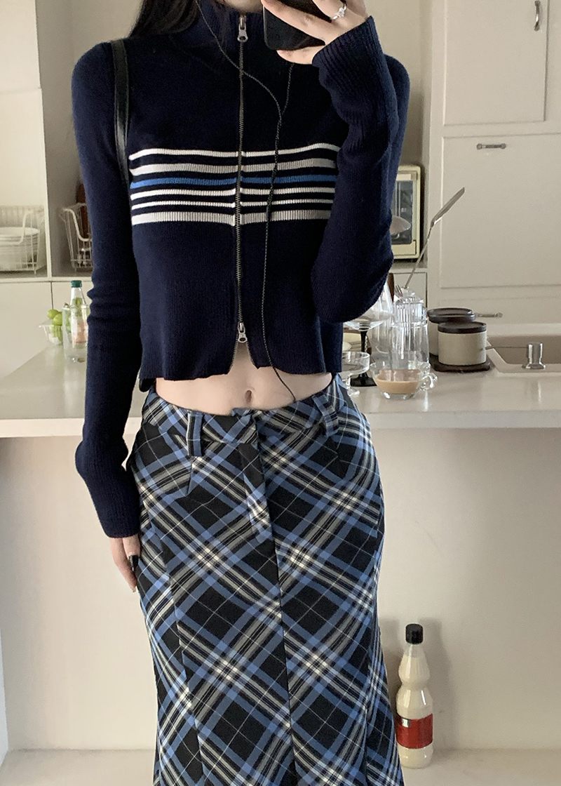 Real shot American retro hot girl striped short slim sweater cardigan + slimming plaid fishtail skirt long skirt