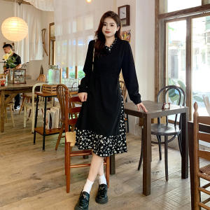 RM24824#复古v领黑色碎花连衣裙女秋季新款设计感显瘦打底长袖小黑裙