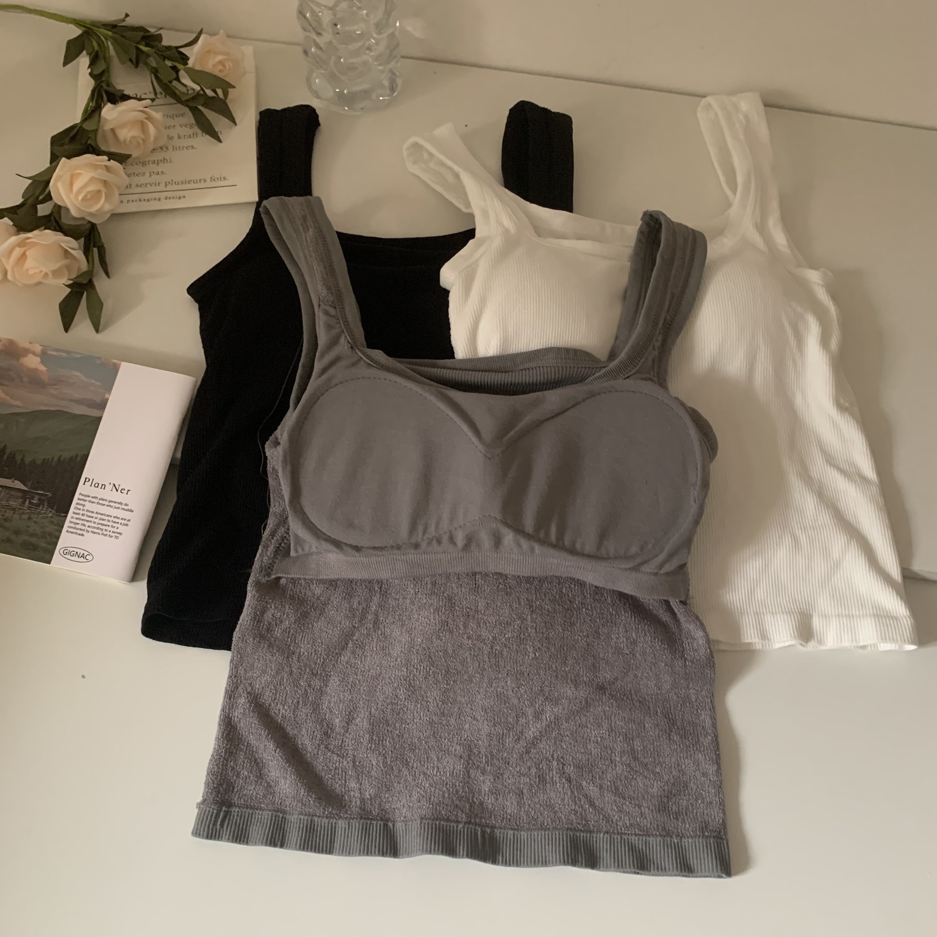Real shot of French chic camisole plus velvet and thickened warm base shirt top with chest pad underwear