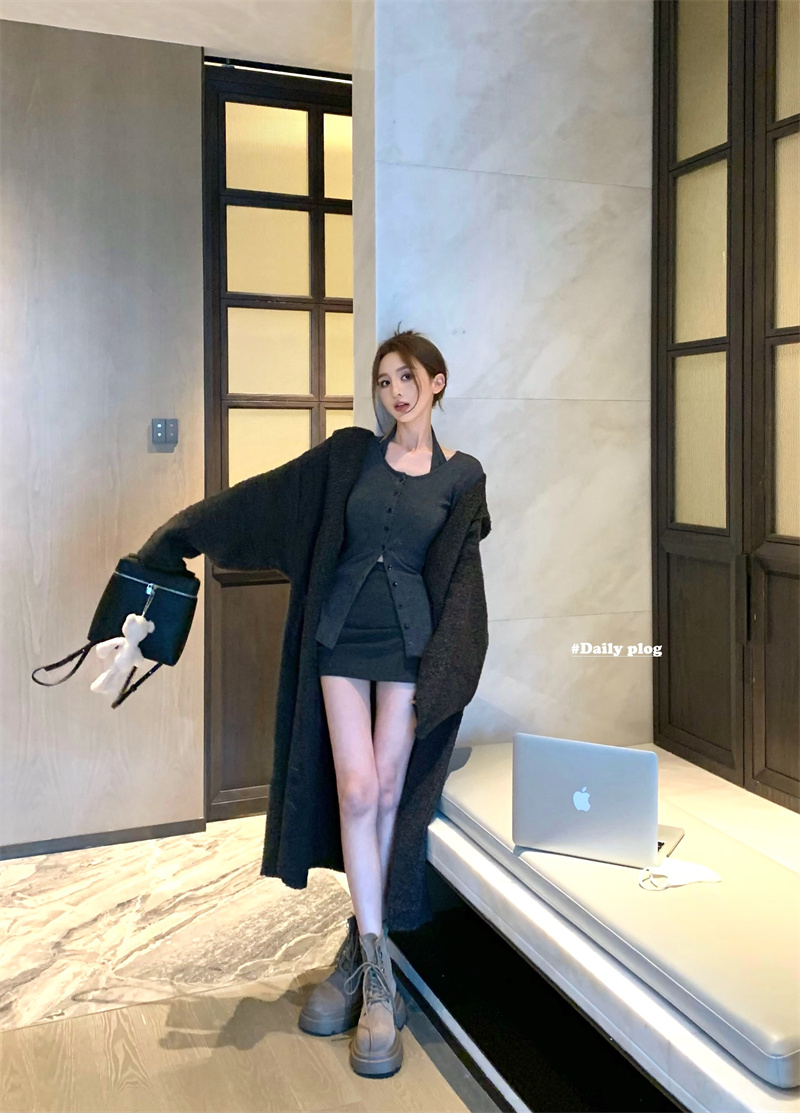 Real shot Korean style lazy hooded sweater jacket + fake two-piece pure lust top + skirt three-piece set