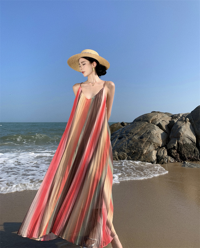 三亞沙灘海邊度假風吊帶連衣裙女裝夏季云南旅游穿搭超仙氣長裙子
