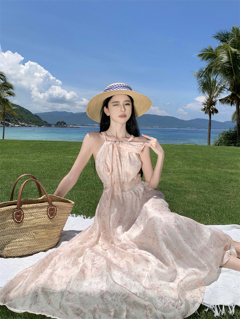法式掛脖綁帶飄逸無袖削肩碎花海邊浪漫度假連衣裙長裙