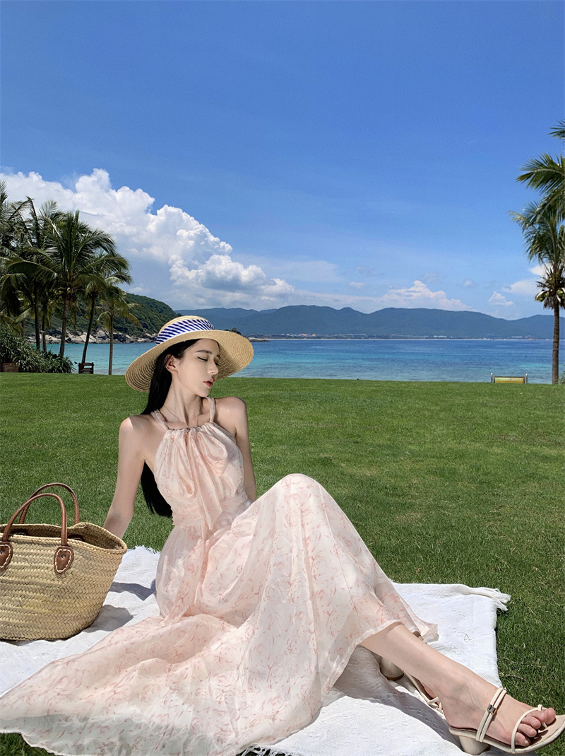 法式掛脖綁帶飄逸無袖削肩碎花海邊浪漫度假連衣裙長裙