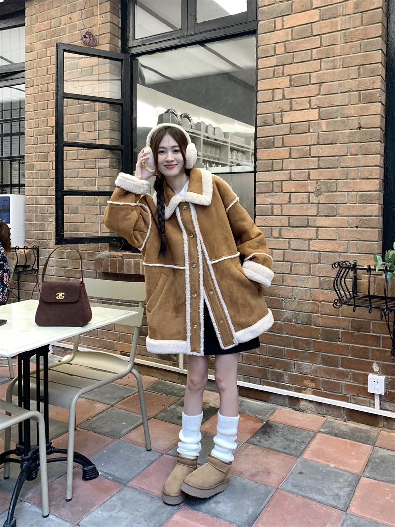 Real shot of winter sheep tendon fur one-piece jacket for women with velvet and thickened imitation lamb hair design fur