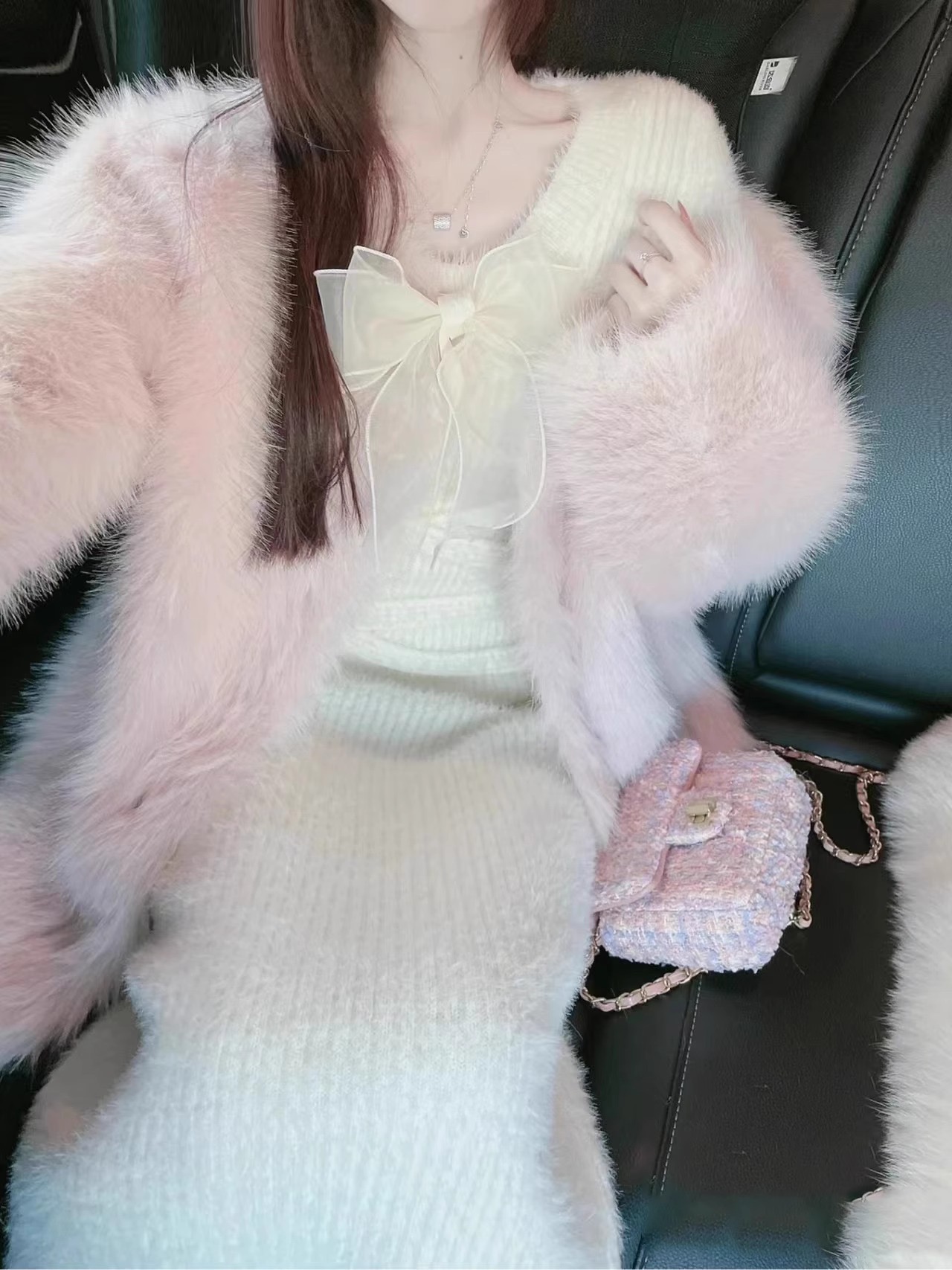 A sweet peach yikett Taozhiyaoyao pink coat for women autumn and winter furry short long sleeves for little people