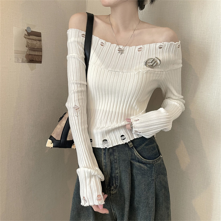 Real shot of niche fashionable one-shoulder off-shoulder knitted slim short long-sleeved top for women