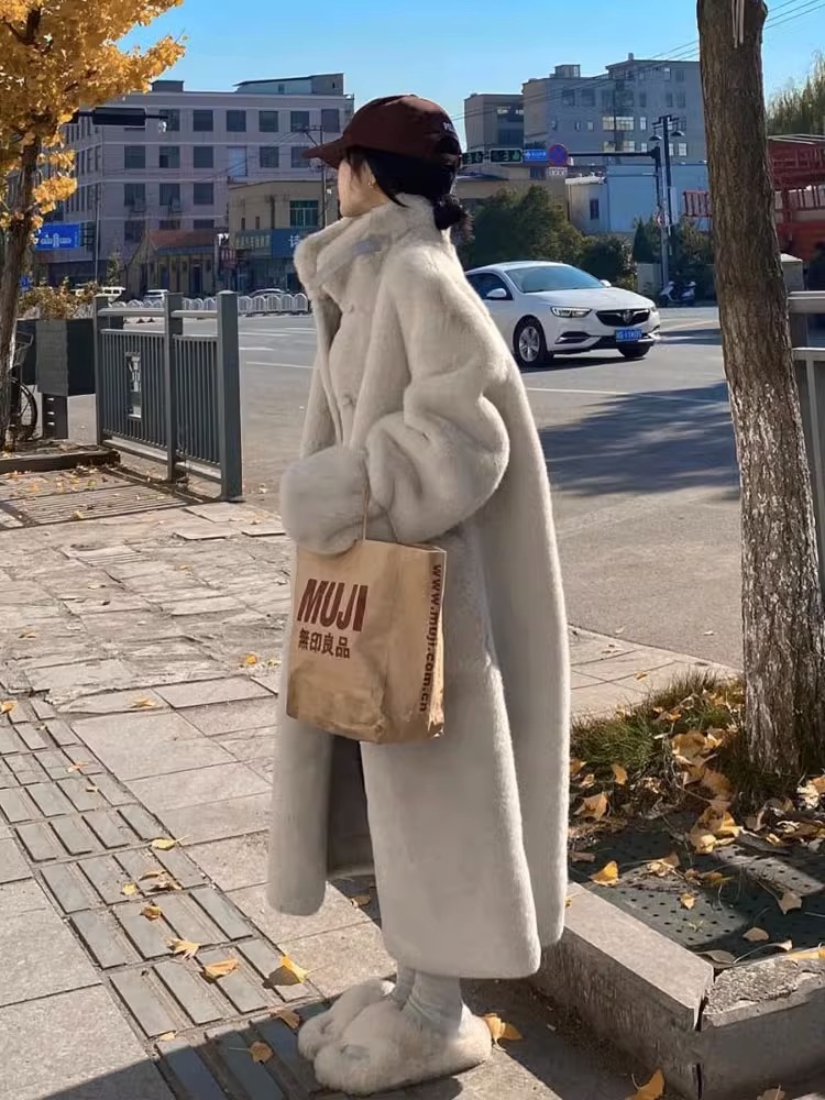 Lamb wool coat for women 2023 new winter thickened loose fur one-piece long imitation fur stand collar plush coat