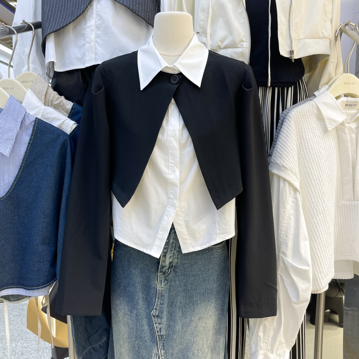春秋新款时尚不规则交叉设计感毛衣罩衫+系带长袖衬衫女装两件套