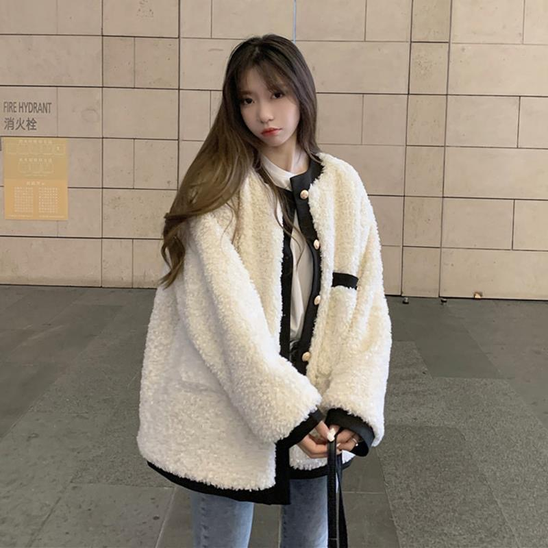 Xiaoxiangfeng jacket women's winter  new lamb wool thickened warm design western style age-reducing chic top