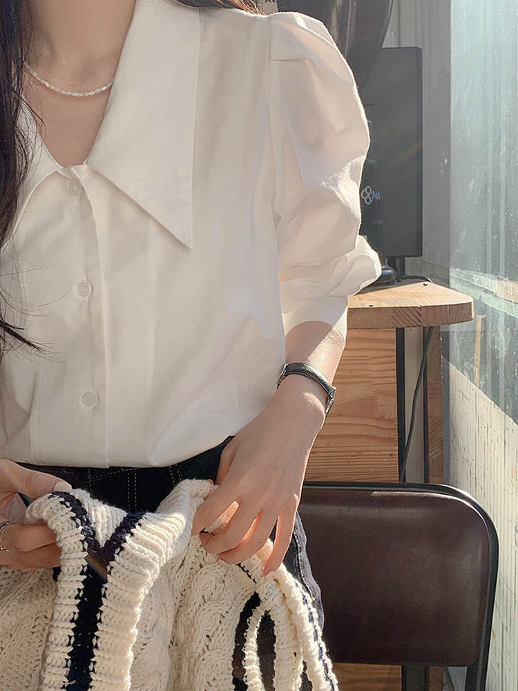 白色法式衬衫女设计感小众上衣时尚洋气年新款泡泡袖尖领衬衣