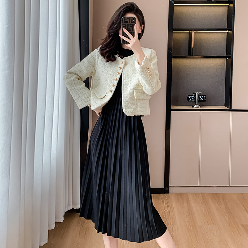 實拍氣質短款小西服外套女春秋款2023新款小香風兩件套連衣裙
