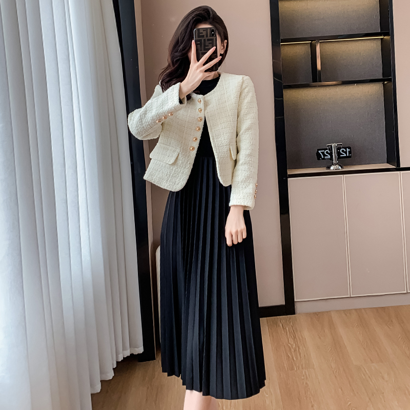 實拍氣質短款小西服外套女春秋款2023新款小香風兩件套連衣裙