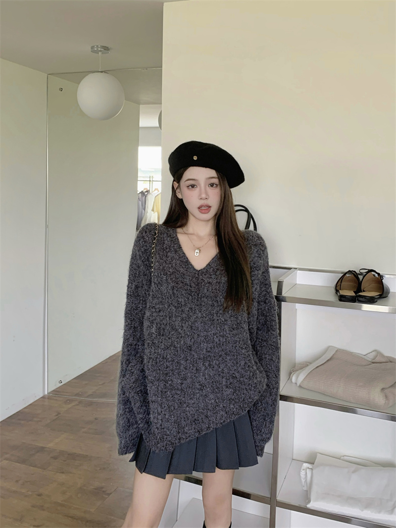 Actual shot of the new autumn and winter women's clothing suit, women's lazy style gray outer sweater sweater + skirt two-piece set