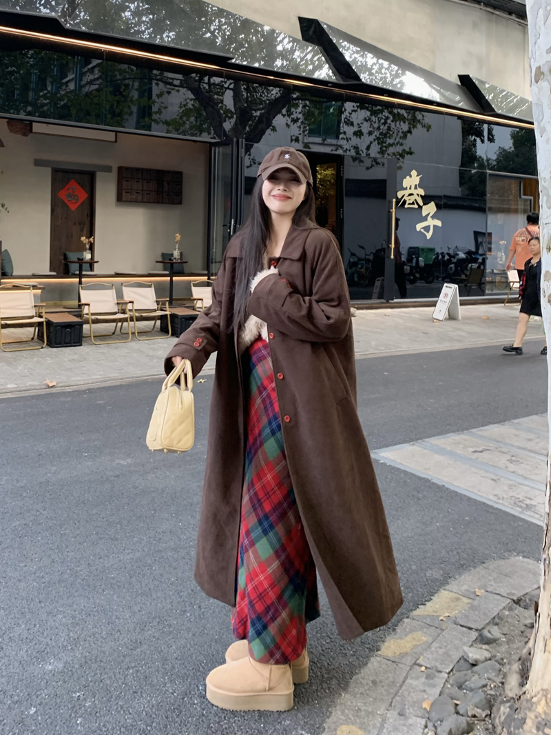 Actual shot of the new autumn and winter thickened and warm mid-length Maillard wear brown jacket, windbreaker top for women
