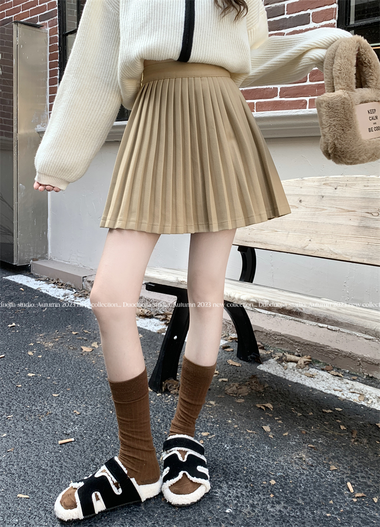 Actual shot ~ Autumn and winter hot girl woolen pleated skirt for women high waist slimming A-line anti-exposure short skirt