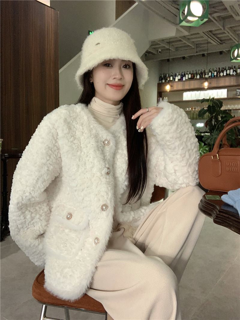 Actual shot of new winter Korean style Xiaoxiangfeng fur all-in-one plush warm thick coat