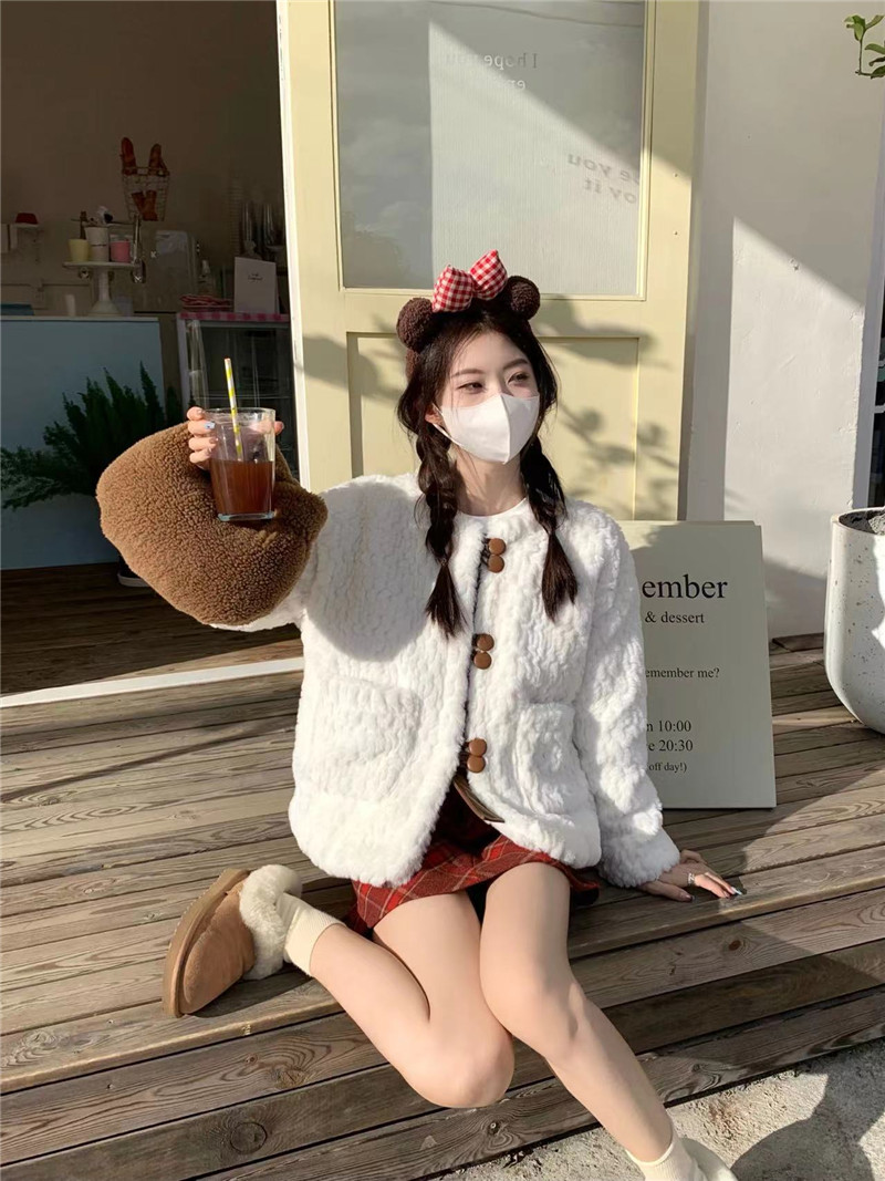 Actual shot of autumn and winter Xiaoxiang style thickened round collar color matching fur coat