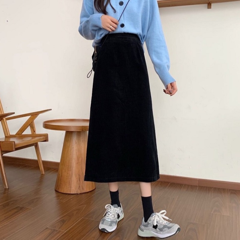 Autumn and winter 2023 new solid color corduroy skirt for women