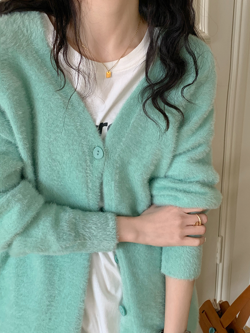 Actual shot of three standard loose v-neck single-breasted plush knitted sweater jacket for women