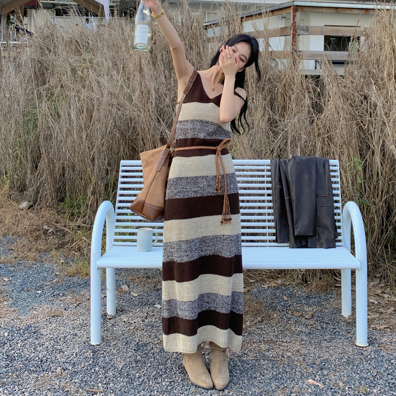 Three Standards~Autumn and winter new style lazy big long color-blocked striped casual skirt vest suspender knitted dress