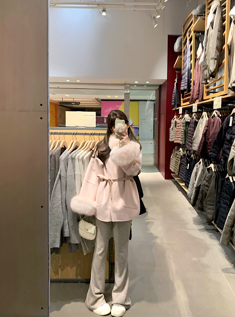 Real shot Who doesn’t love Miranda and Secret Pink Woolen Coat Hooded Jacket Fur Collar Cardigan