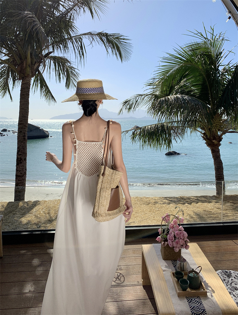白色寬松V領海邊沙灘露背度假風貝殼吊帶連衣裙長裙女有里布