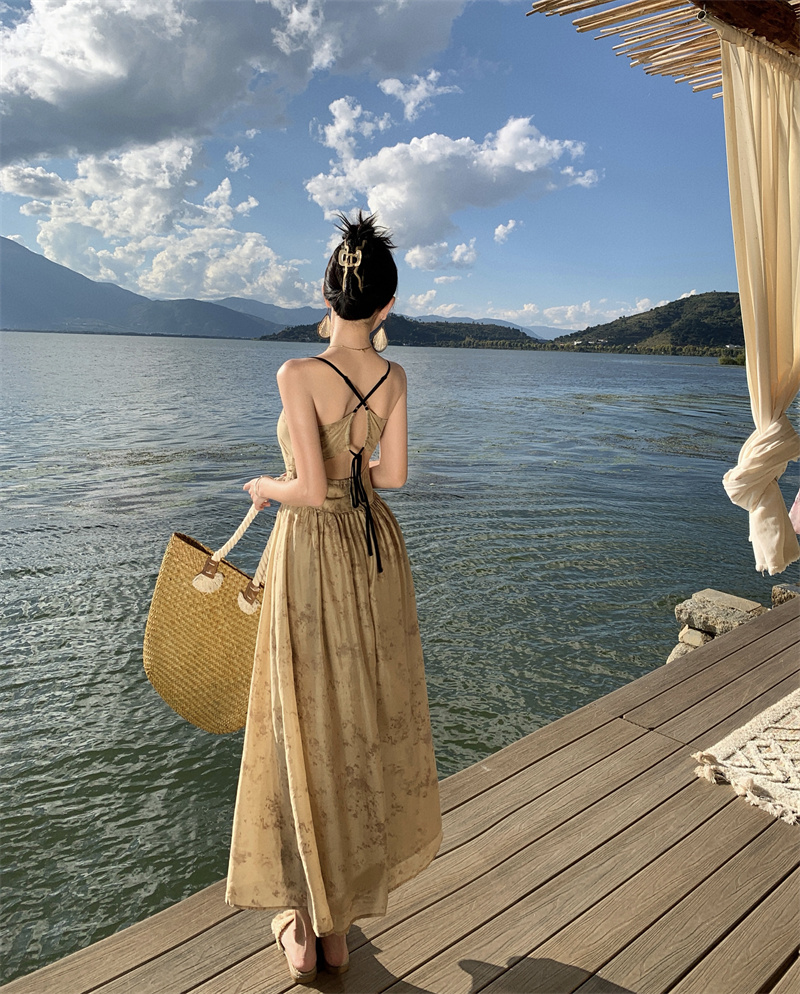 侘寂風水墨系復古宮廷油畫高級感印花高腰顯瘦吊帶長裙女連衣裙