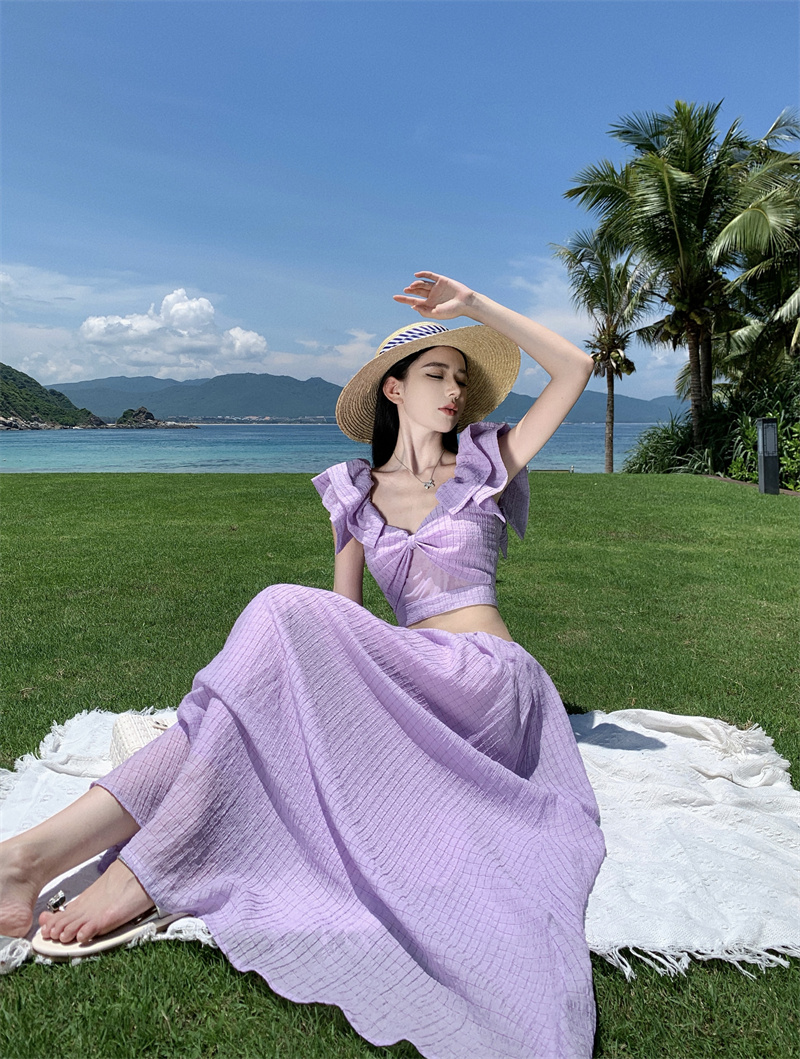 法式度假風小飛袖連衣裙女2023夏季新款設計感小眾露腰茶歇裙子潮