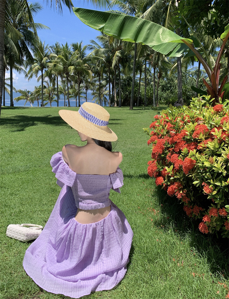 法式度假風小飛袖連衣裙女2023夏季新款設計感小眾露腰茶歇裙子潮