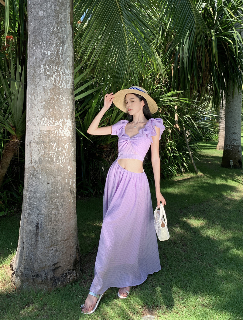 法式度假風小飛袖連衣裙女2023夏季新款設計感小眾露腰茶歇裙子潮
