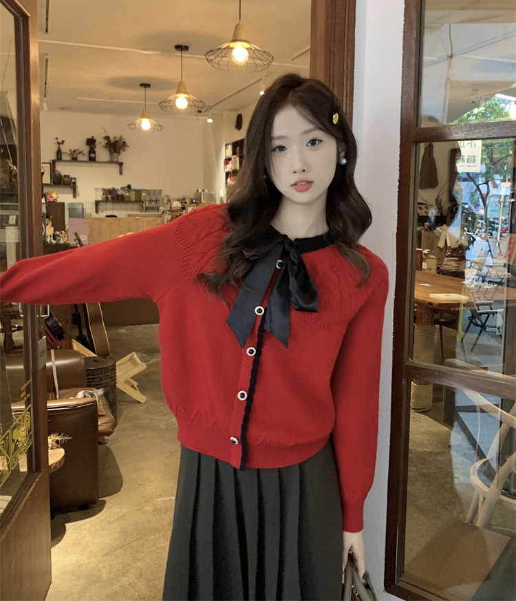 Real shot of new autumn and winter red retro bow tie sweater women's short knitted cardigan top