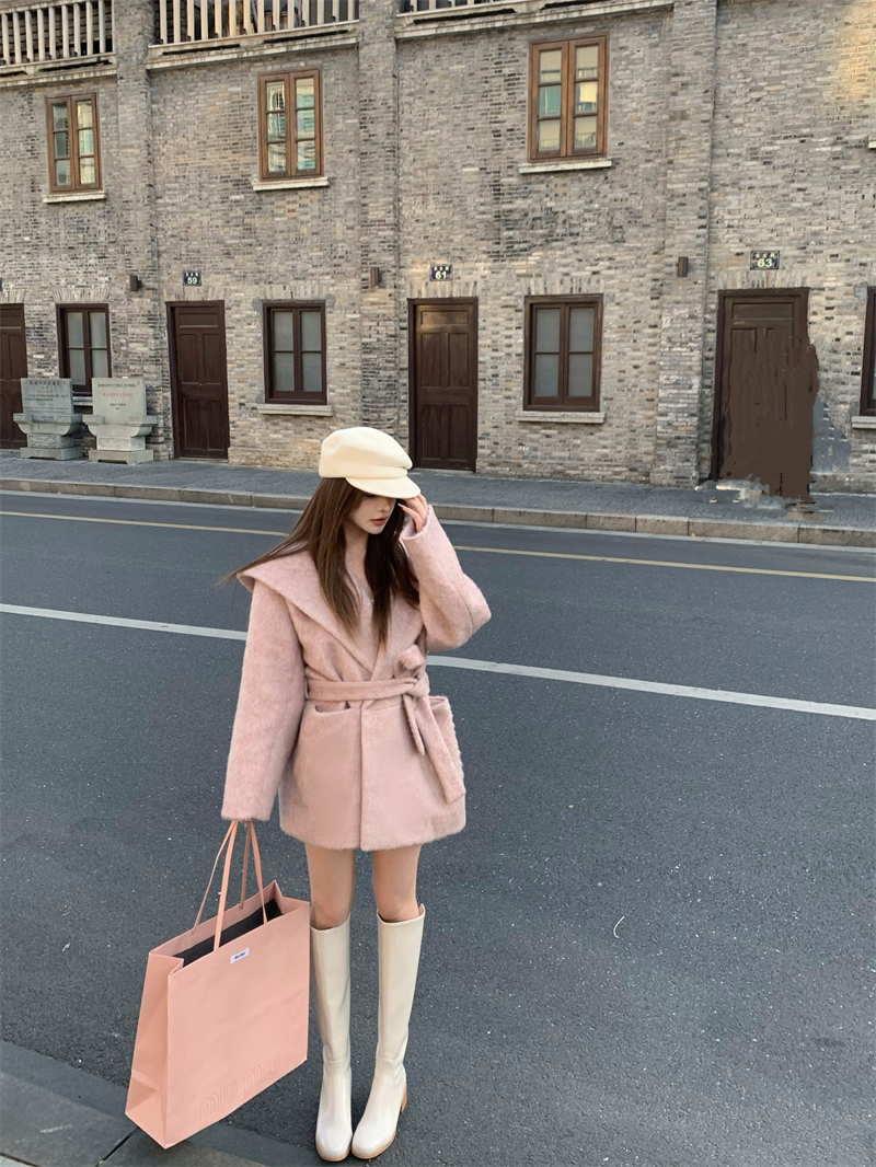 Actual shot of autumn and winter atmosphere, loose and warm matte pink woolen hooded coat, cardigan
