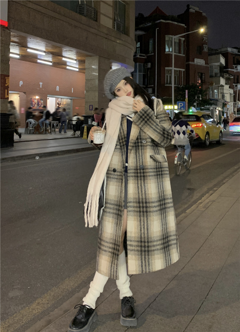 Actual shot of new winter clothing, retro contrasting plaid double-breasted suit, collar clip cotton, thickened and versatile woolen coat