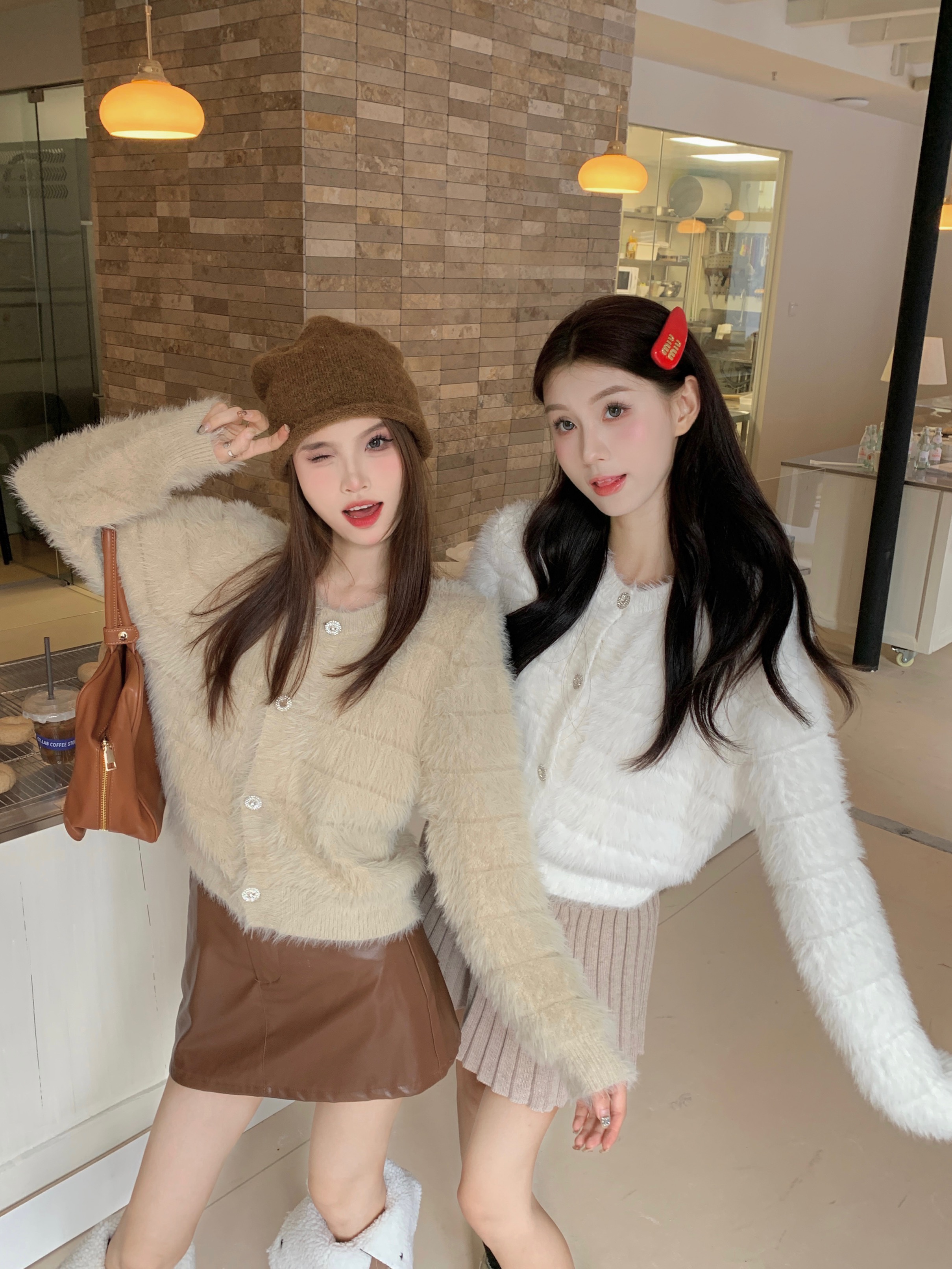 Actual shot of winter mink fur round neck knitted thickened warm and stylish long hair sweater with small fragrant style jacket