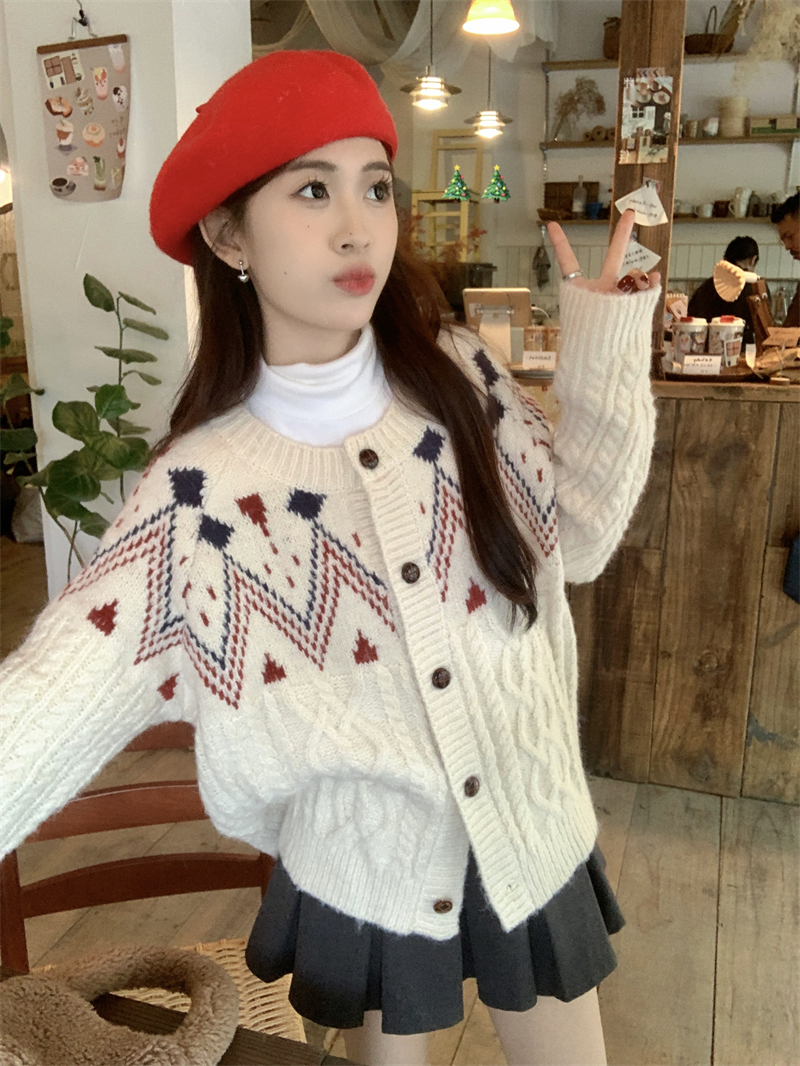 Actual shot of soft waxy pink sweater jacket for women in autumn and winter retro jacquard niche design temperament twist knitted cardigan