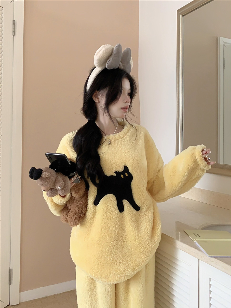 Actual shot of coral velvet pajamas for women winter style cute kitten thickened flannel home clothes set