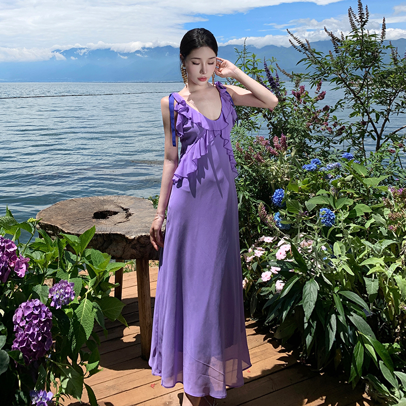 實拍設計感露背高級V領顯瘦荷葉邊夏季吊帶連衣裙女